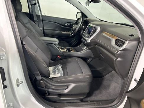 Used 2023 GMC Acadia SLE image 30
