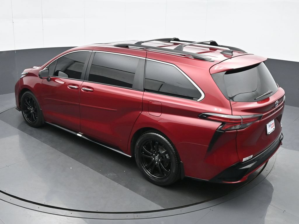 Used 2024 Toyota Sienna XSE FWD image 22