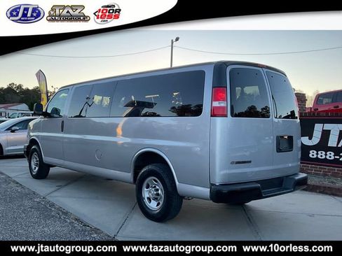 Used 2021 Chevrolet Express 3500 LS RWD image 5