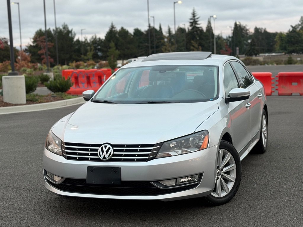 Used 2013 Volkswagen Passat 2.5 SEL Premium FWD image 1