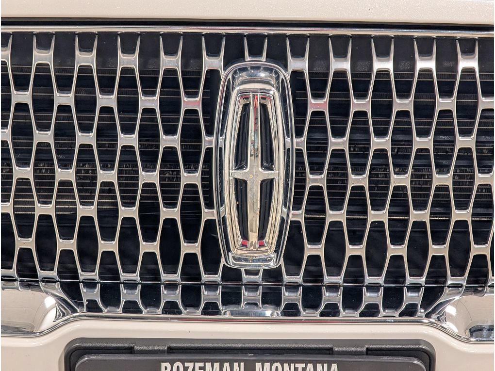 Used 2022 Lincoln Corsair Reserve w/ Elements Package AWD/4WD image 5