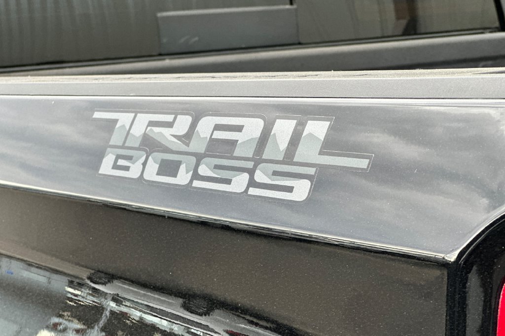 Used 2025 Chevrolet Silverado 1500 LT Trail Boss w/ LT Trail Boss Premium Package AWD/4WD image 25