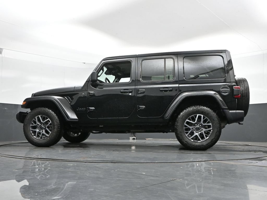 Used 2025 Jeep Wrangler Unlimited Sahara AWD/4WD image 47