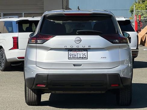 Used 2024 Nissan Rogue S image 7