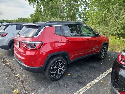 Used 2025 Jeep Compass Limited AWD/4WD image 6