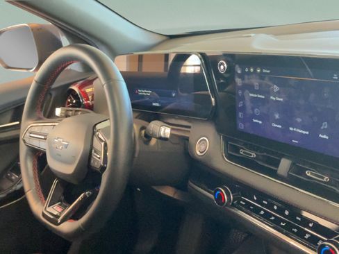 Used 2025 Chevrolet Equinox RS FWD image 48