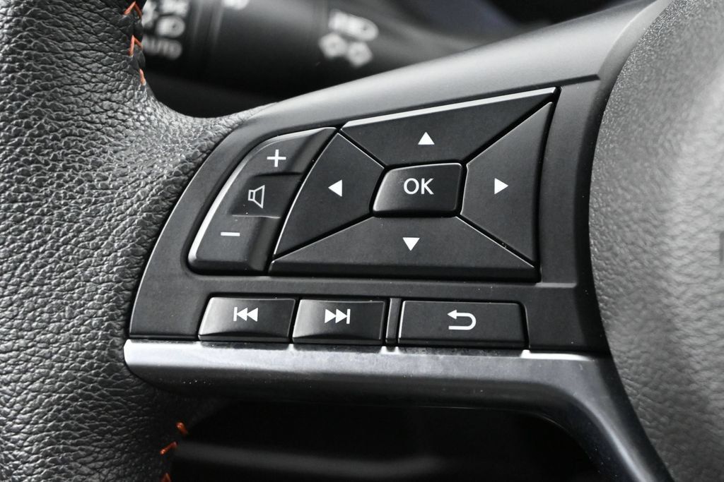 Used 2024 Nissan Kicks SR FWD image 6
