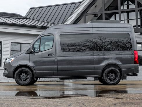 Used 2025 Mercedes-Benz Sprinter 2500 image 4