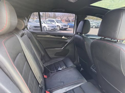 Used 2015 Volkswagen GTI SE image 17