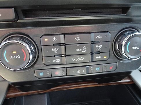 Used 2017 Ford F150 Lariat AWD/4WD image 30