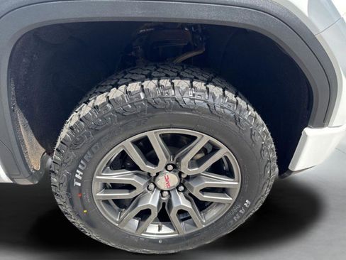 Used 2021 GMC Sierra 1500 AT4 w/ AT4 Value Package AWD/4WD image 28
