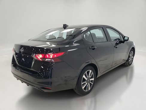 Used 2025 Nissan Versa SV image 4