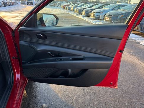 Certified 2025 Hyundai Elantra Sport image 28