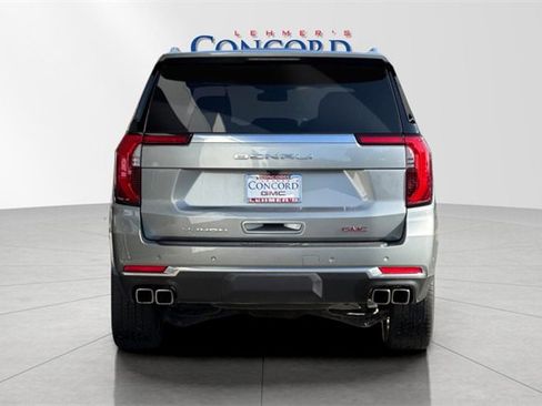 Used 2025 GMC Yukon XL Denali image 5