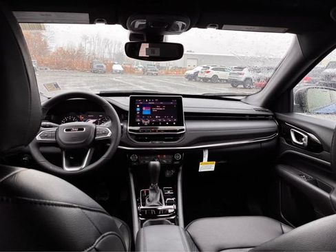 Used 2026 Jeep Compass Limited AWD/4WD image 13