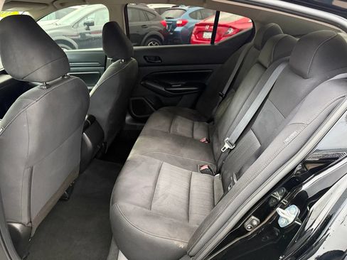 Used 2024 Nissan Altima 2.5 S FWD image 15