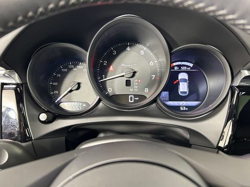 Certified 2025 Porsche Macan AWD/4WD image 20