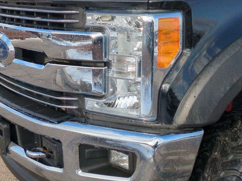 Used 2017 Ford F250 Lariat w/ Lariat Ultimate Package image 11