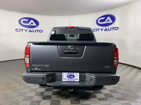 Used 2020 Nissan Frontier SV image 4