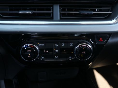 New 2026 Chevrolet Trax LT w/ Driver Confidence Package image 21