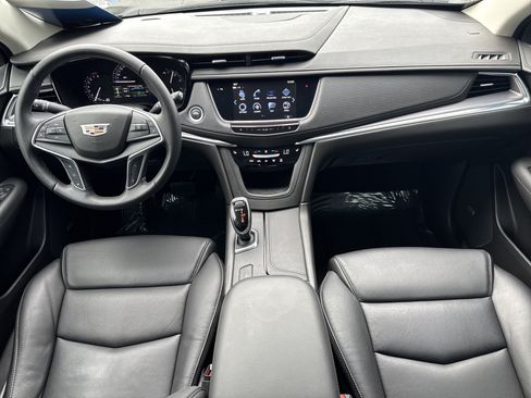 Used 2018 Cadillac XT5 Luxury w/ Driver Awareness Package FWD image 13