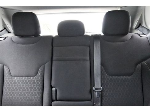 Used 2018 Jeep Compass Sport FWD image 13