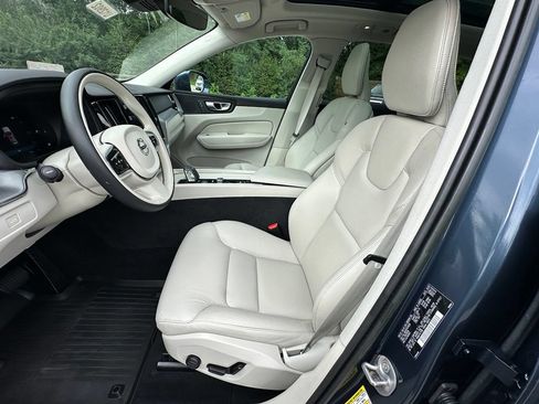 Used 2023 Volvo XC60 B5 Core w/ Protection Package Premier FWD image 12