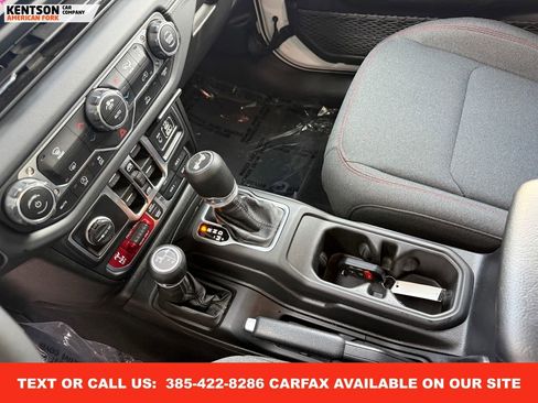 Used 2025 Jeep Wrangler Unlimited Rubicon image 21