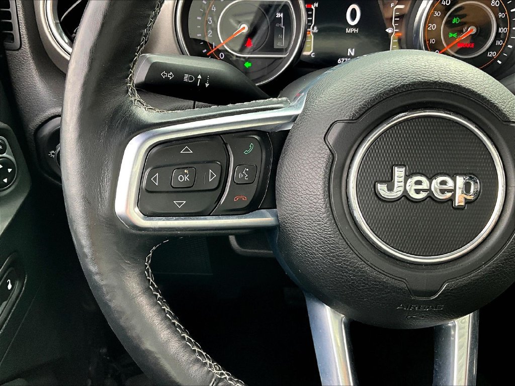 Used 2019 Jeep Wrangler Unlimited Sahara AWD/4WD image 13