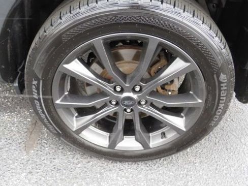 Used 2017 Ford Explorer XLT w/ Equipment Group 202A image 30