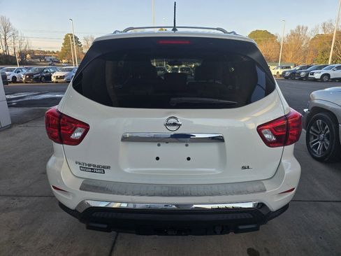 Used 2018 Nissan Pathfinder SL w/ SL Premium Package image 4