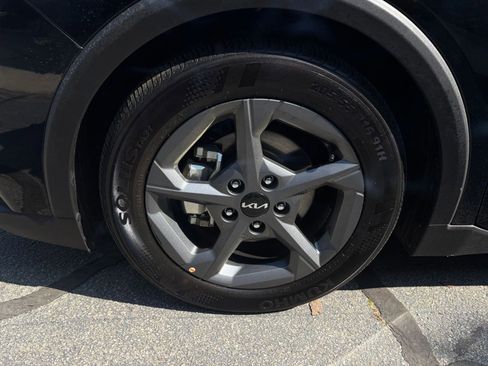 Used 2025 Kia K4 LXS image 30