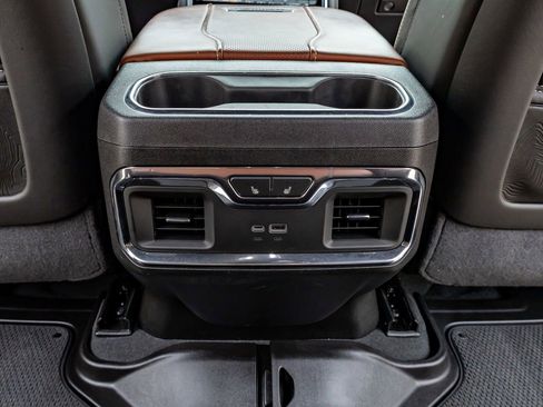 Used 2024 GMC Sierra 2500 Denali Ultimate image 32