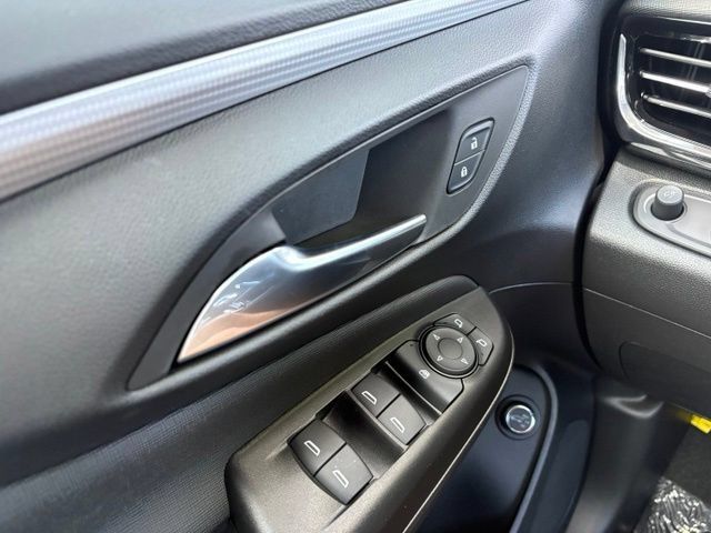 New 2026 Buick Envista Sport Touring FWD image 19