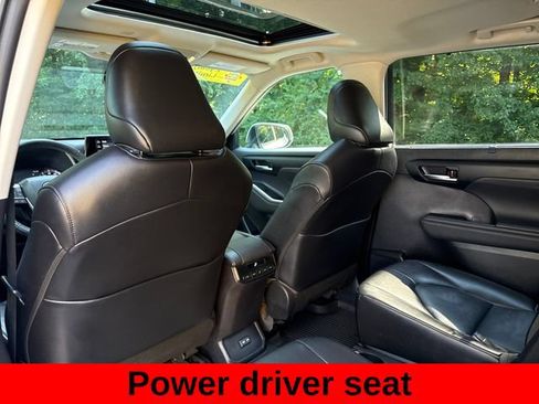 Used 2022 Toyota Highlander XLE AWD/4WD image 21