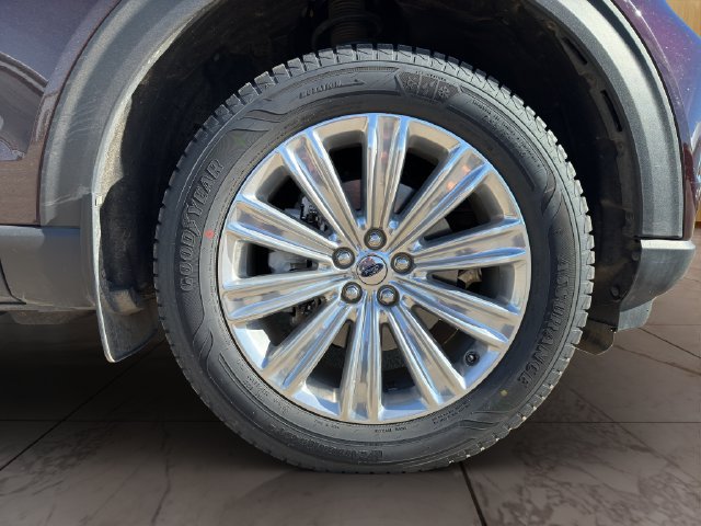 Used 2023 Ford Explorer Limited w/ Equipment Group 301A AWD/4WD image 31