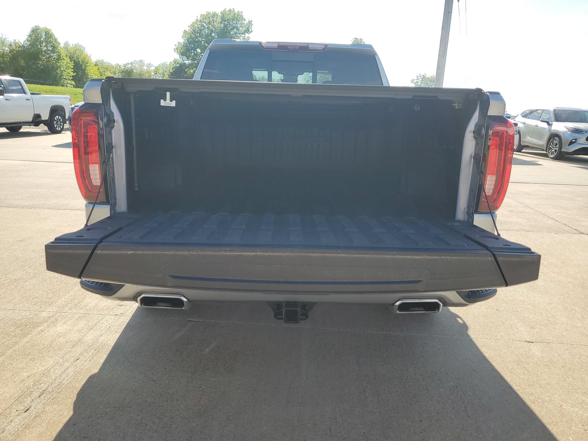 Used 2023 GMC Sierra 1500 Denali w/ Denali Reserve Package AWD/4WD image 33