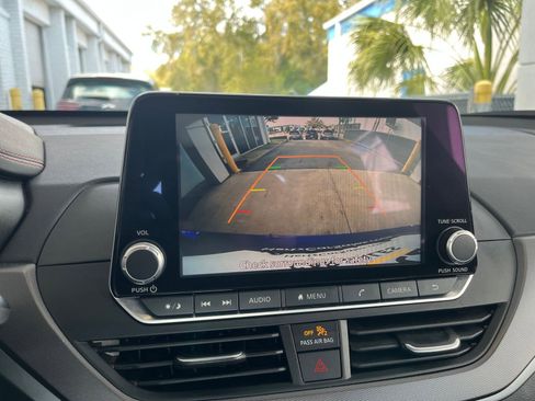 Used 2025 Nissan Altima 2.5 SR image 24