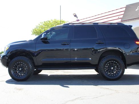 Used 2019 Toyota Sequoia TRD Sport AWD/4WD image 52