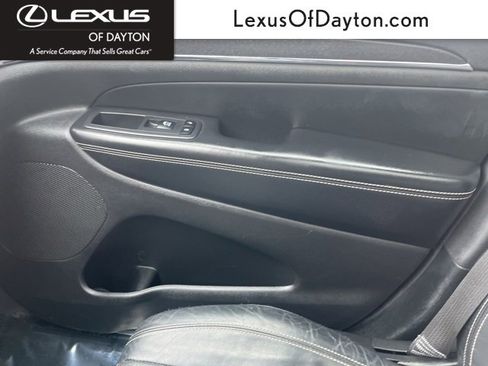 Used 2017 Jeep Grand Cherokee Limited w/ Luxury Group II image 22