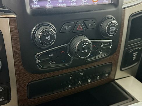 Used 2017 RAM 1500 Laramie w/ Convenience Group image 18