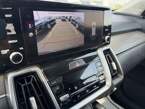 Used 2022 Kia Sorento S w/ Panoramic Sunroof Package AWD/4WD image 17