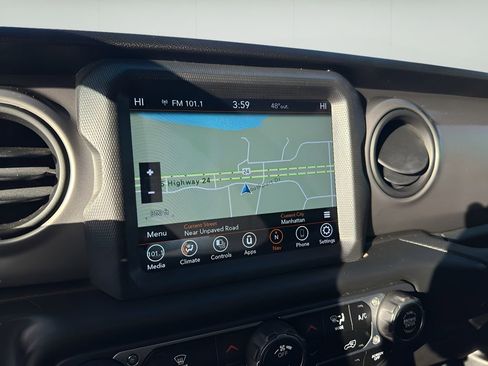 Used 2021 Jeep Gladiator Sport image 21