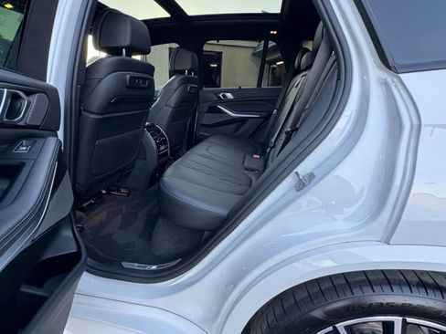 Used 2021 BMW X5 M50i w/ Executive Package image 26