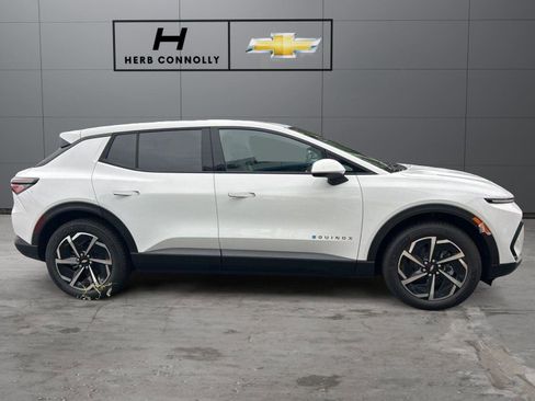 New 2026 Chevrolet Equinox EV LT image 4