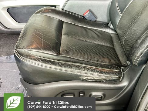 Used 2016 Nissan Titan SL image 22