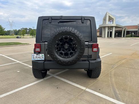 Used 2017 Jeep Wrangler Unlimited Sport w/ Quick Order Package 24S AWD/4WD image 4