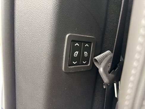 Used 2023 Cadillac XT6 Premium Luxury image 15