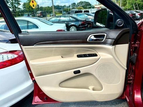 Used 2015 Jeep Grand Cherokee Overland image 10