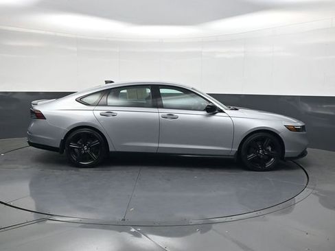 Used 2023 Honda Accord Sport image 3